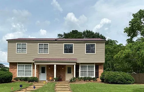 302 Lindale St #B Photo 1