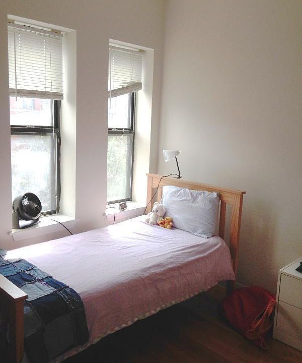 2nd image of 57 Westland Ave APT 8X