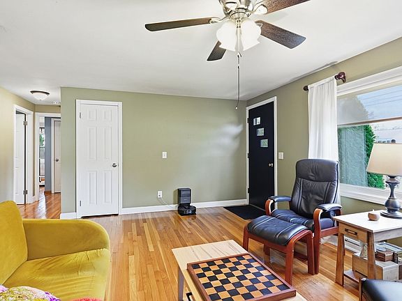 5th image of 9 Brook St