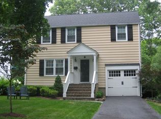 20 Essex Rd, Chatham, NJ 07928