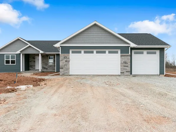 W7092 Jaclyn Ln, Greenville, WI 54942