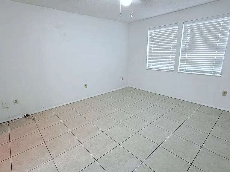 131 Sabal Ct #E — Photo 4