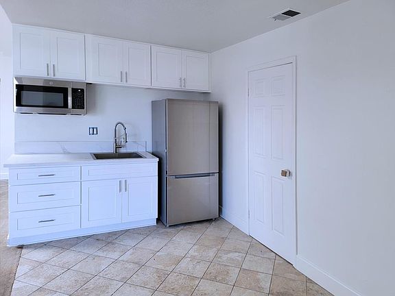 3rd image of 5132 Dunbar Dr #1028-A1