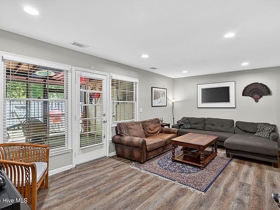 5th image of 4919 Seabrook Court
