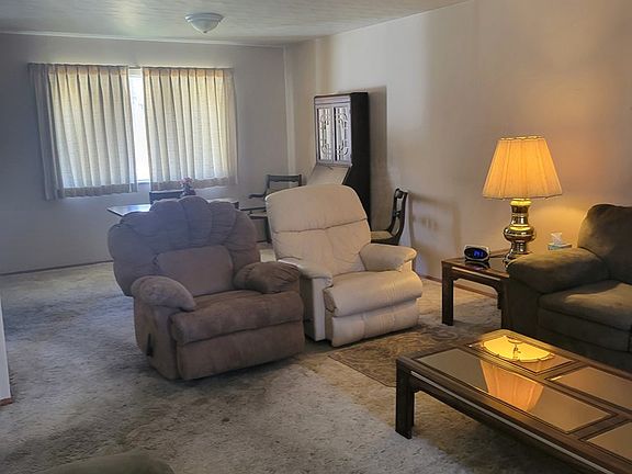 3rd image of 2410 Edgewood Dr