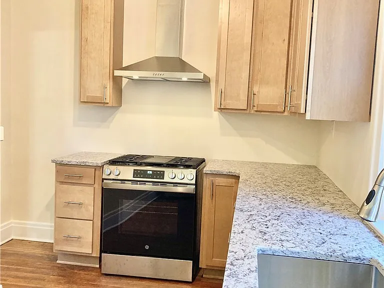 260 Summer St #1 — Photo 7