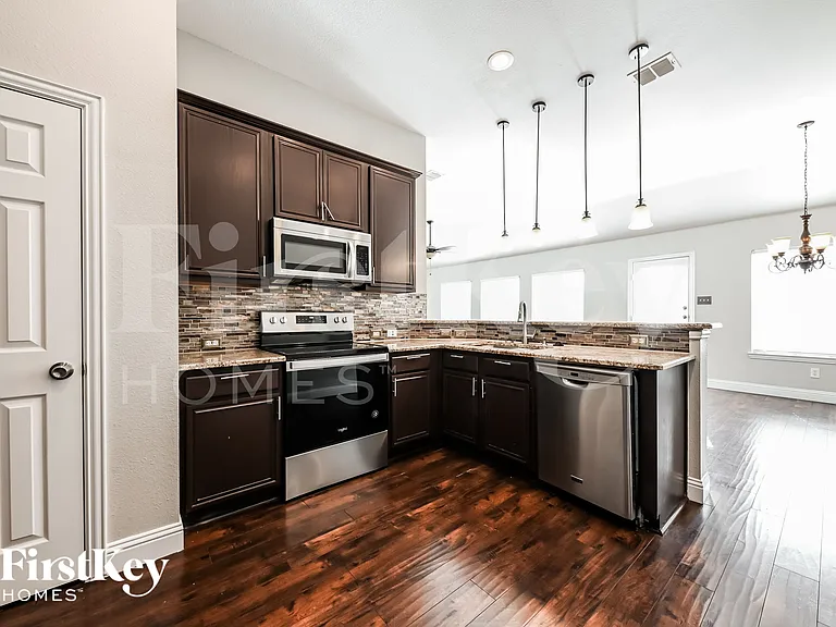 502 Dover Park Trl — Photo 6