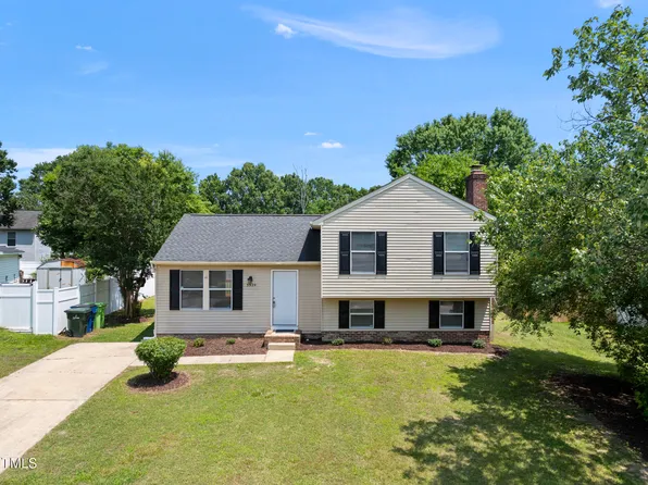 5529 Wood Pond Ct, Raleigh, NC 27610