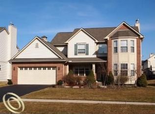 1159 Parkland Rd, Lake Orion, MI 48360