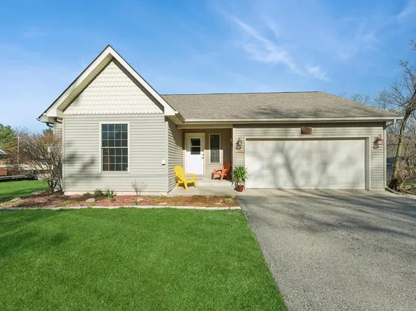 N1180 Sandalwood DRIVE, Genoa City, WI 53128
