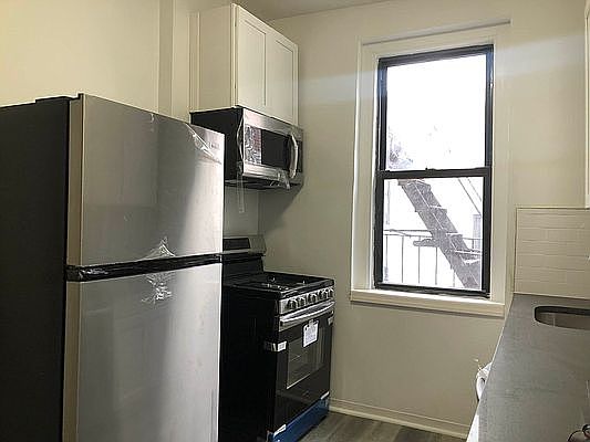 4th image of 612 Academy St #5F
