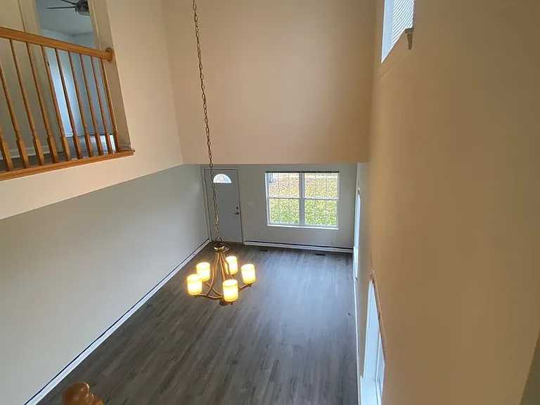 315 Richmond Dr — Photo 6