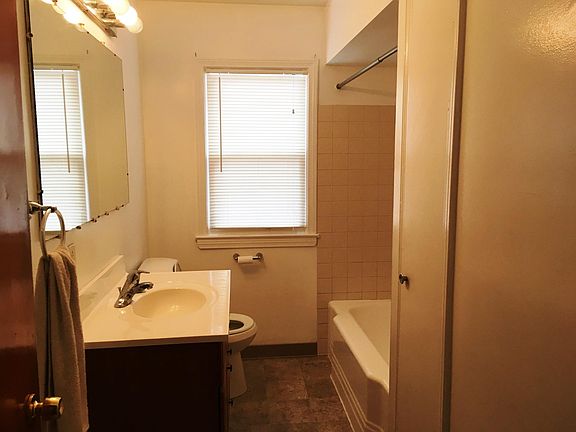 5th image of 3338 Lincoln Ave