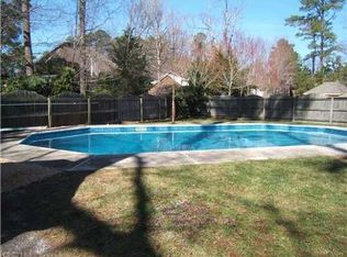 807 Oak Forest Ct, Chesapeake, VA 23322