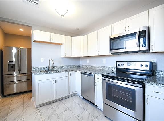 3rd image of 1740 Louisa St #B3