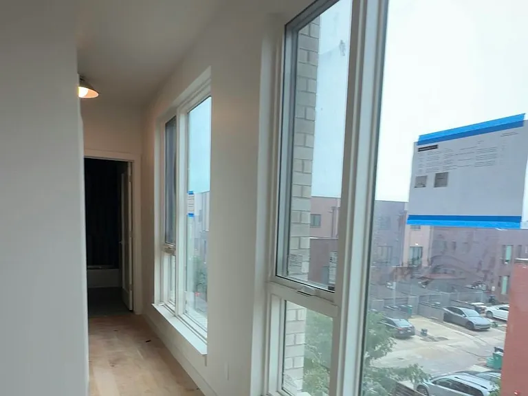 1640 Spoke St #4 — Photo 2