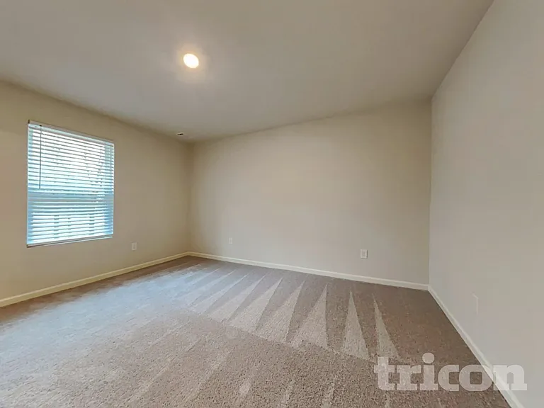 527 Dayspring Dr — Photo 6