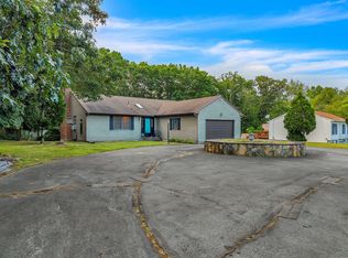 41 Fog Plain Rd, Waterford, CT 06385