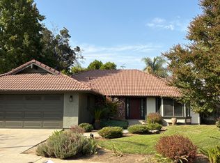 1141 Holly Ave, Clovis, CA 93611