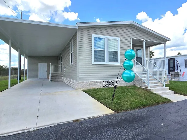 920 S Katie Ave — Photo 1