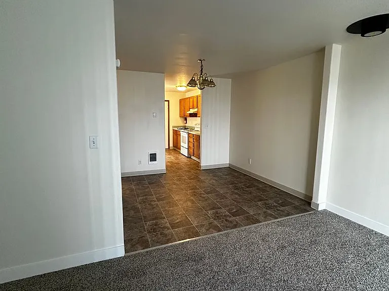 3113 NE Flintlock Pl — Photo 13