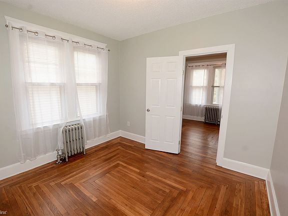 Living Room to Front Bedroom/Office