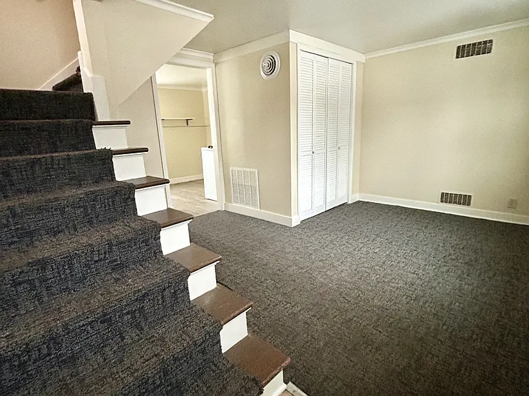 1537 14th Ave E #2 — Photo 3