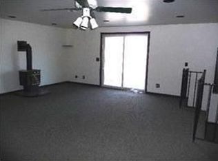 7843 Almont Rd, Almont, MI 48003