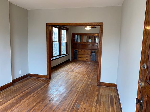 2nd image of 2543 W Thomas St #2
