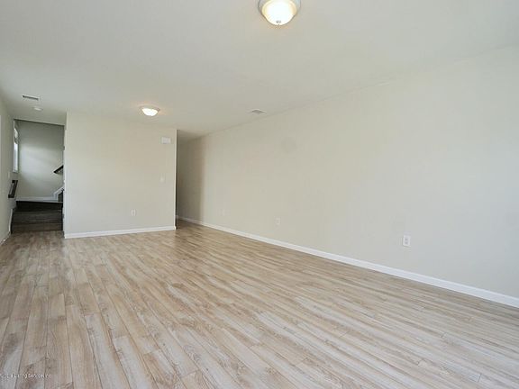 3rd image of 621 South Ave