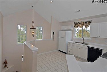 4th image of 221 Vista Cir