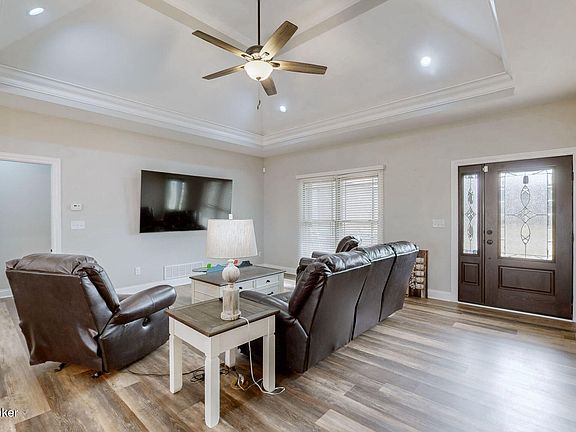 2nd image of 670 Meadowland Trl