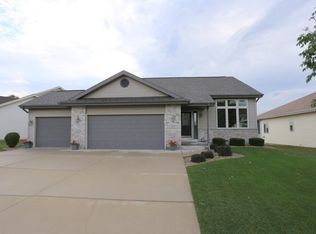 117 Cobham Ln, Sun Prairie, WI 53590