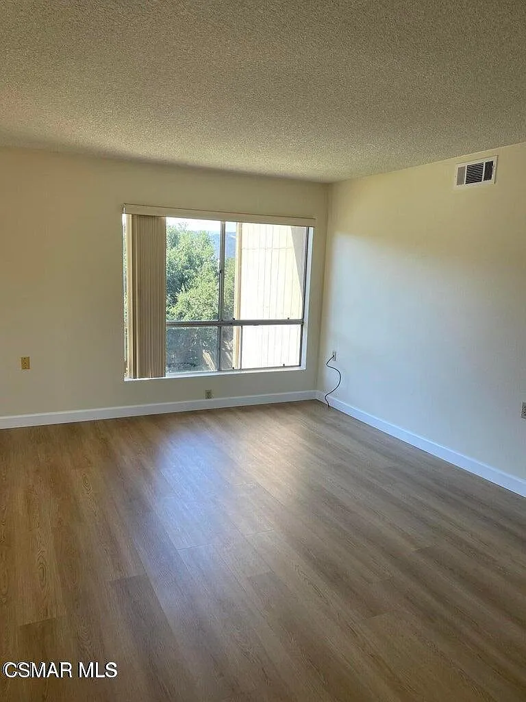 2 bed, 836 sqft, $2,600 — Photo 4