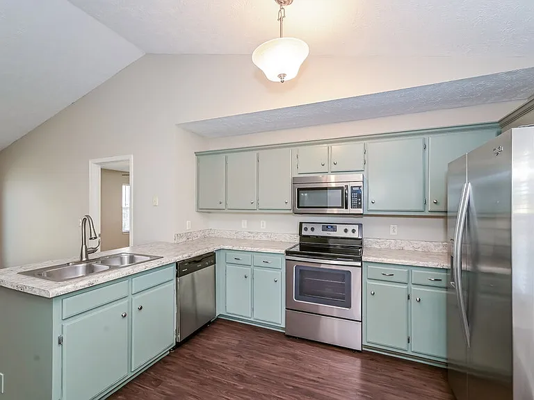 1147 Melvin Dr — Photo 8