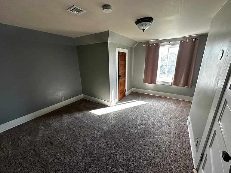 715 E Capitol Ave — Photo 19