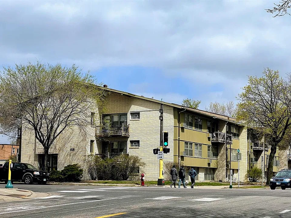 525 University