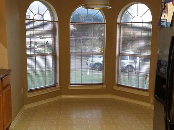 4th image of 8355 Crystalwood Dr
