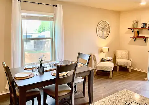 3 bed, 2.5 bath, 1350 sqft, $2,500 — Photo 4