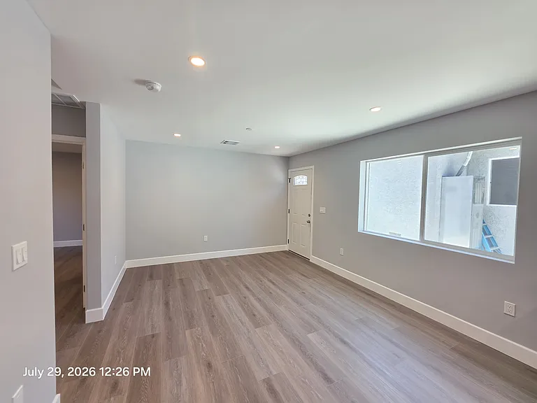 8156 Potter Ave — Photo 9