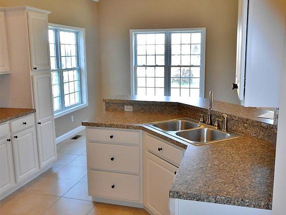 2nd image of 3684 Fountain Ct