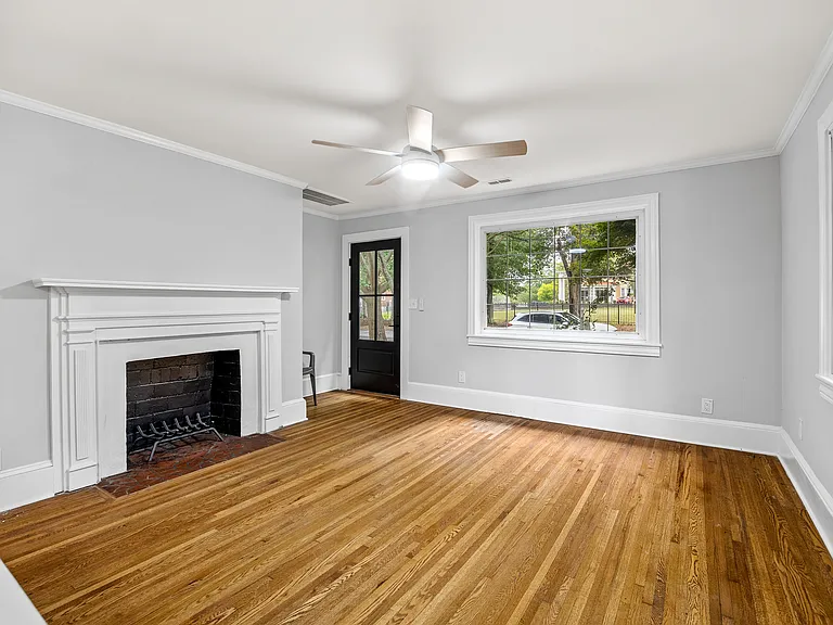 8 Amherst Ave #B — Photo 2