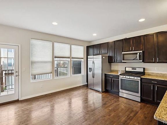 4th image of 27846 Hopkins Dr #205