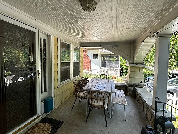 3rd image of 5920 Kenwood Ave