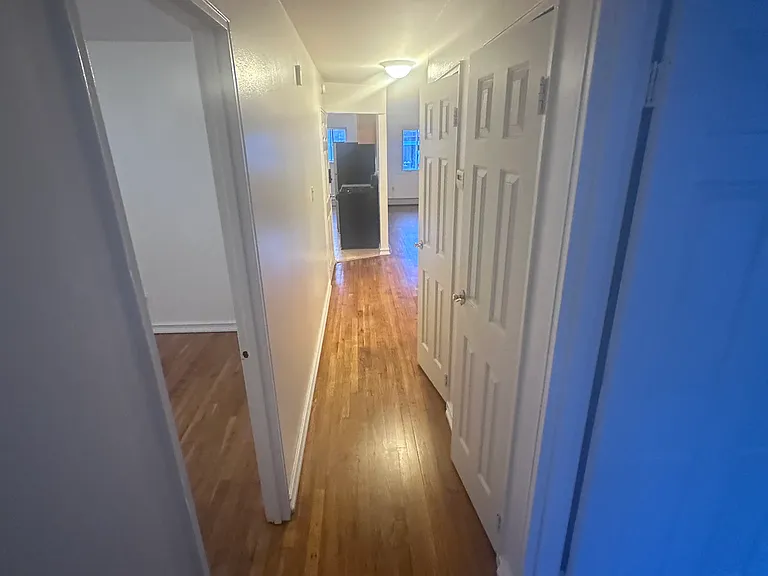 84th St — Photo 11