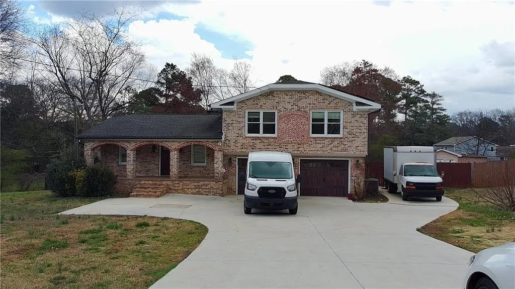 3 bed, 3.0 bath, 1397 sqft, $2,899 — Photo 1