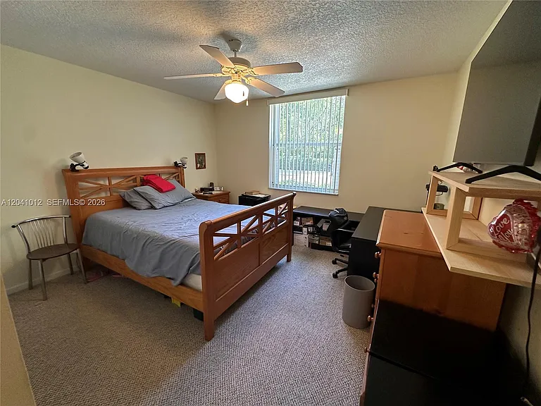 619 E Sheridan St #105 — Photo 13