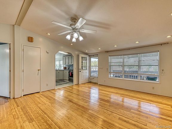 5th image of 815 Jacobs Lndg