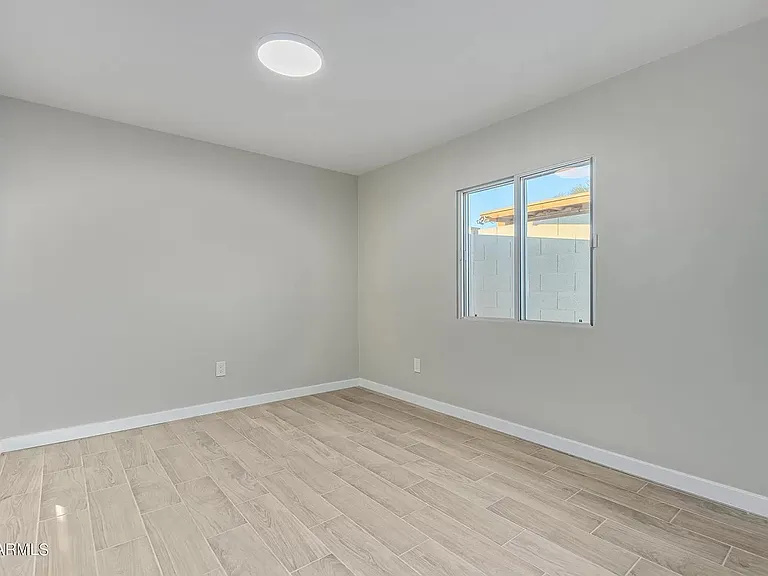 1123 N Frances St — Photo 13