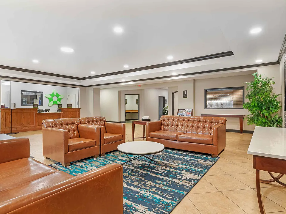 Lobby and Guest Check-in